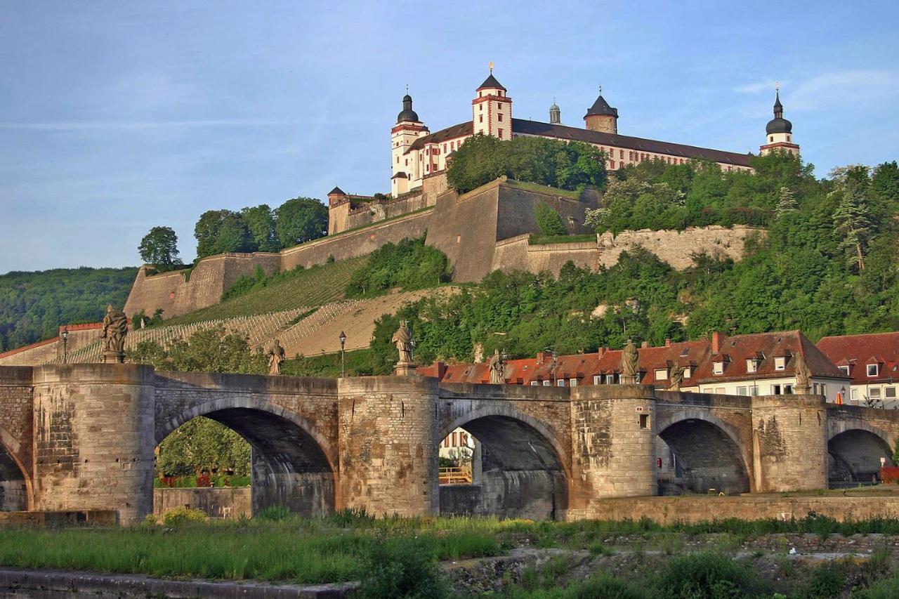 Privatzimmer Nahe Bahnhof Und City Wurzburg Exterior photo